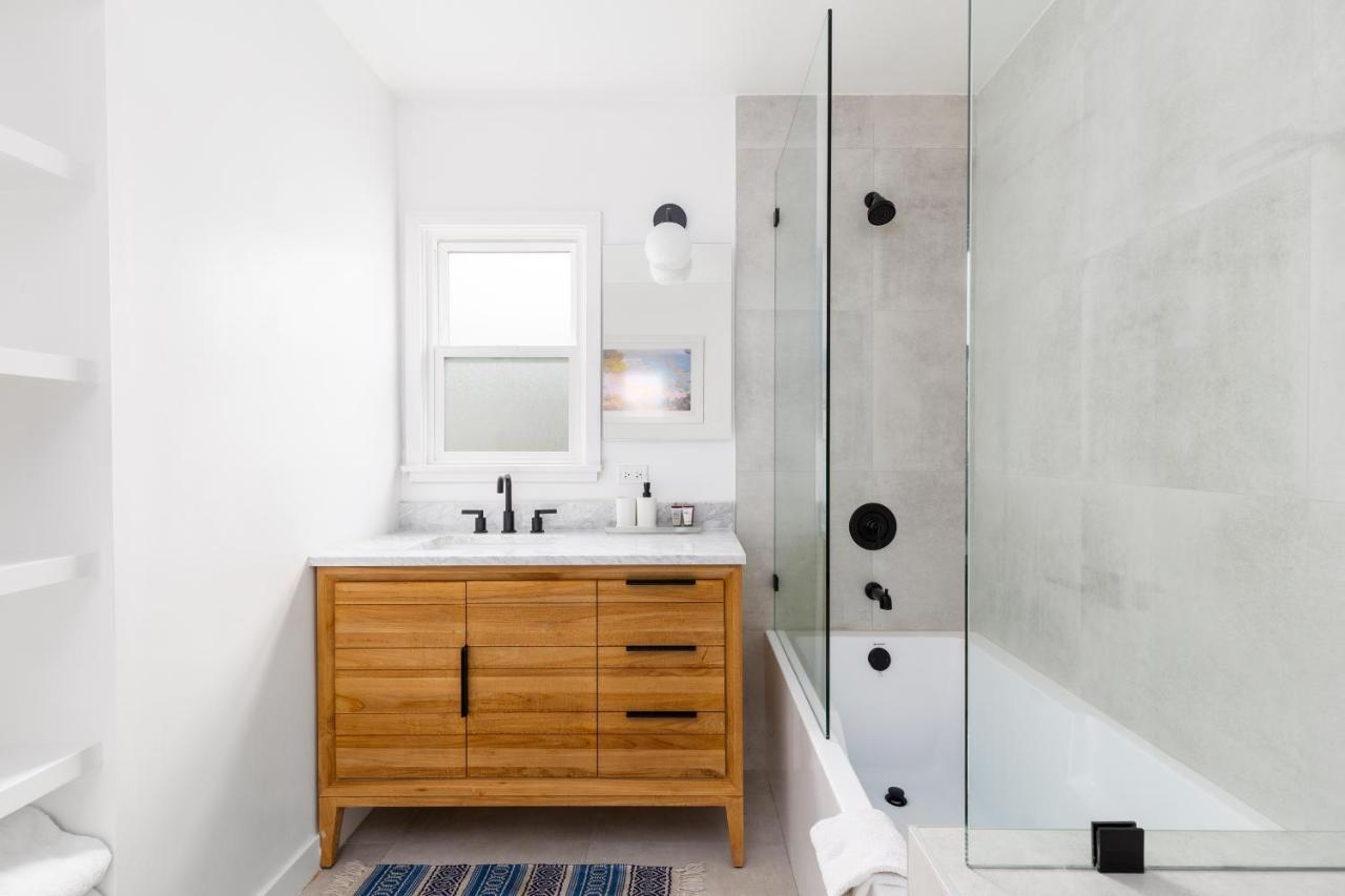 Beautiful 3 Bedroom In Mar Vista Couette-café